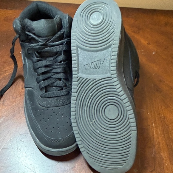 Nike Men's Black High-Top Sneakers - Picture 7 of 9